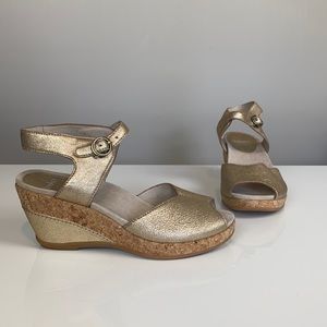 Dansko Charlotte Gold Leather Wedge Sandal Size 37 / 6.5